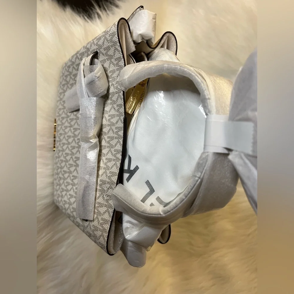 MICHAEL Michael Kors satchel logo